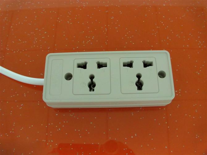 供應(yīng)三位一開排插一米八線