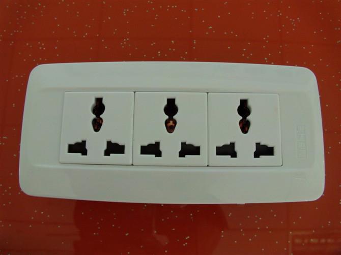 供應(yīng)大間距大功率排插