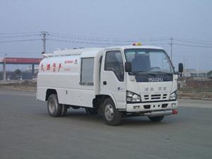 供應(yīng)萊蕪油罐車/歐曼小三軸油罐車/5噸加油車報價