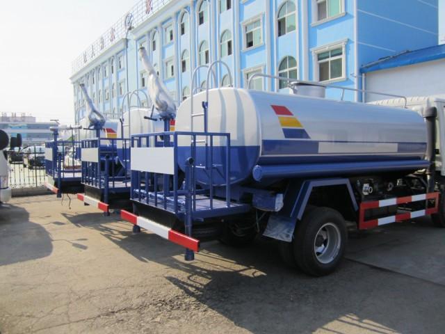 供應(yīng)東風(fēng)小霸王多功能灑水車(chē)供不應(yīng)求