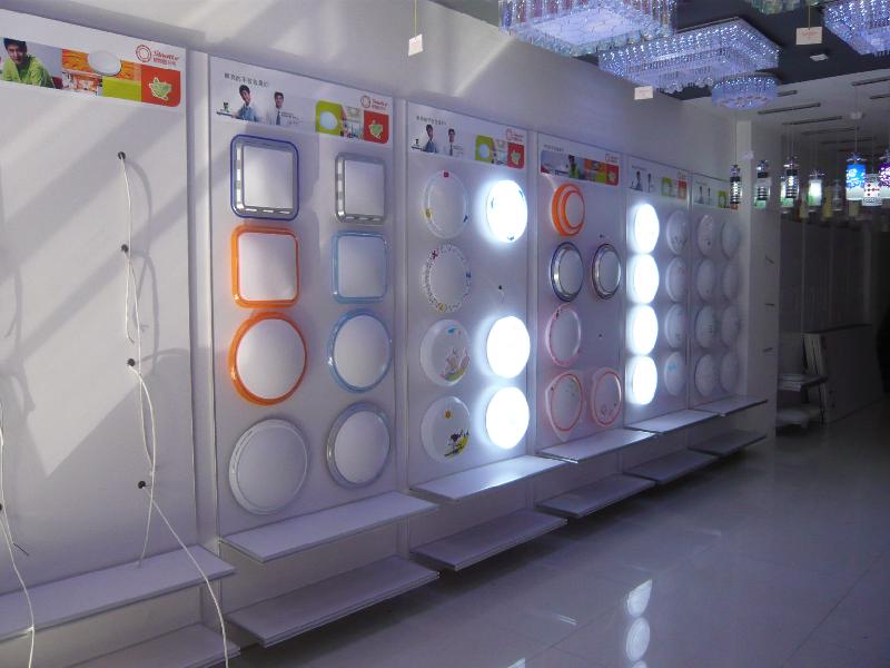 供應(yīng)LED燈陳列展示柜廠家直銷/中山LED燈陳列展示柜