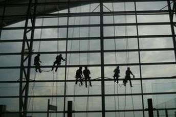 高空外墻清洗丨外墻清洗的方式圖片