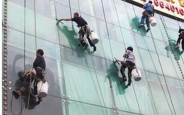 供應(yīng)外墻清洗哪家好丨高樓清洗怎么樣丨高空清洗費(fèi)用