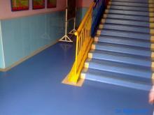 供應(yīng)鋼板樓梯*橡膠樓梯踏步