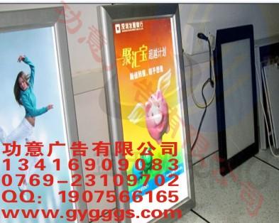 LED超薄透亮發(fā)光燈箱圖片