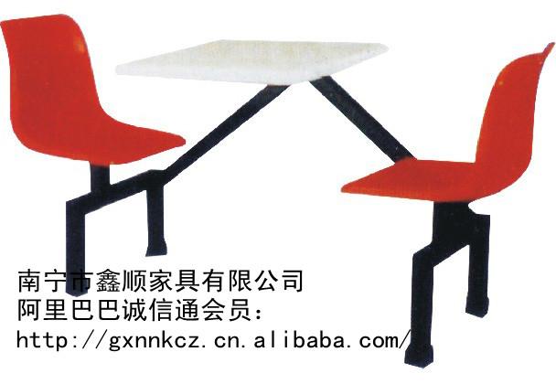供應廣西南寧玻璃鋼餐桌椅