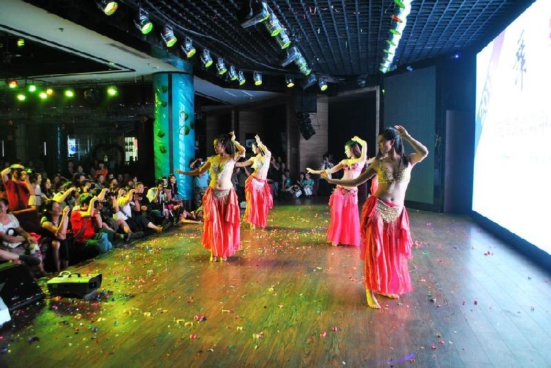 供應(yīng)洛陽年會演出晚會演出圣誕演出元旦演出會議演出團(tuán)拜會演出