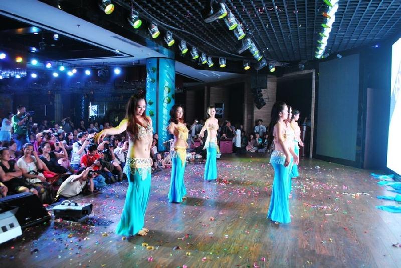 供應(yīng)洛陽年會演出晚會演出圣誕演出元旦演出會議演出團(tuán)拜會演出