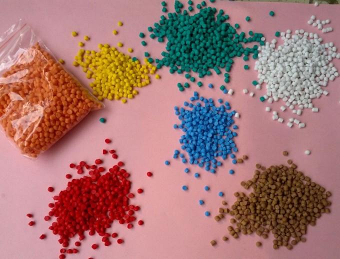 長期供應定做各種顏色pvc插頭料/東莞pvc插頭料生產商