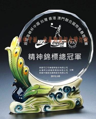 供應(yīng)阿法瓷西安水晶獎牌會議獎杯訂做西安水晶模型設(shè)計制作