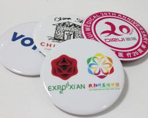 供應馬口鐵徽章定做，深圳專業(yè)馬口鐵徽章制作廠家，便宜的徽章定做