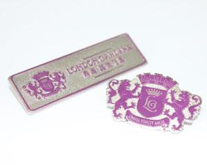 供應(yīng)定做金屬胸牌/定做公司logo胸牌