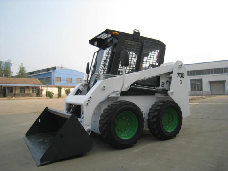 供應(yīng)S700型滑移轉(zhuǎn)向裝載機(jī)