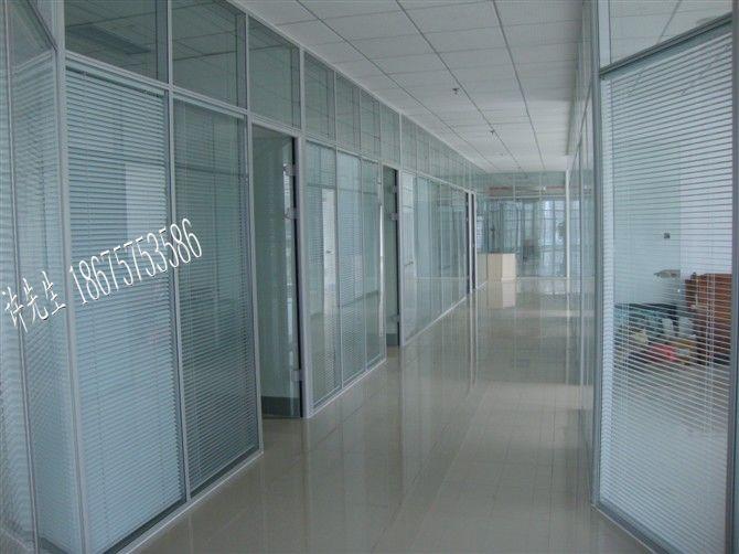 供應(yīng)九江玻璃隔斷，九江高隔間，專業(yè)生產(chǎn)與安裝技術(shù)