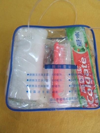 供應(yīng)旅游套裝沐浴發(fā)水牙刷梳子 旅行洗漱用品套裝