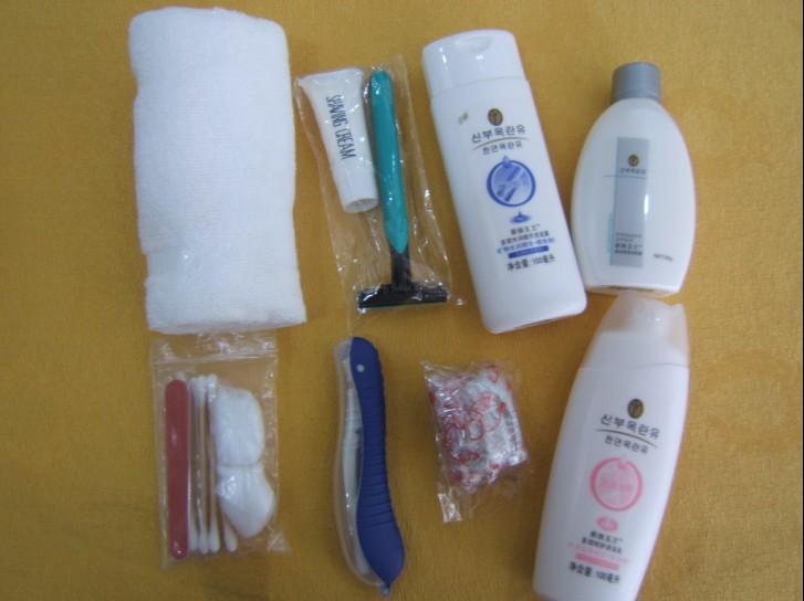 供應(yīng)旅游套裝一次性洗漱用品 旅行輕便日常用品套裝