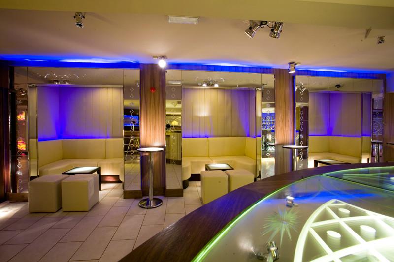 供應(yīng)沙發(fā)定制，專業(yè)沙發(fā)定制生產(chǎn)廠家，時尚咖啡廳沙發(fā)設(shè)計團(tuán)隊，*惠