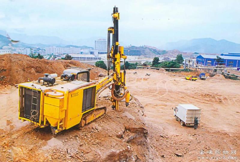 供應(yīng)中風(fēng)壓露天潛孔鉆車潛孔鉆車