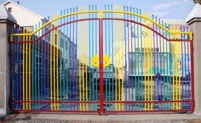 供應(yīng)北京廠家直銷不銹鋼防護窗防盜網(wǎng)防盜門13718265003