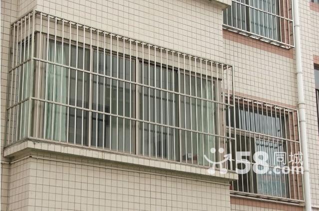 供應(yīng)北京不銹鋼防盜窗報價