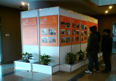 四川展板租賃價(jià)格圖片