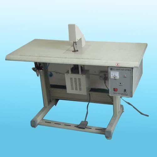 供應(yīng)無紡布壓花機(jī)