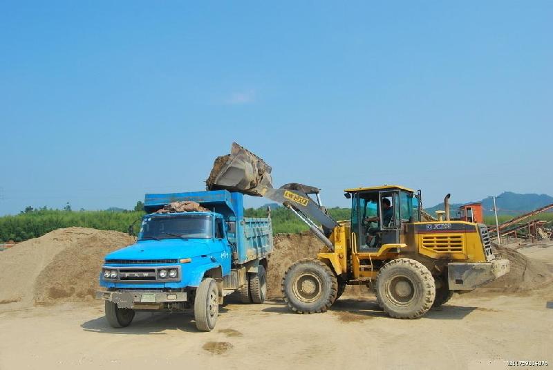 供應(yīng)中粗水洗沙/西安水洗沙價(jià)格/中粗沙子價(jià)格/水洗沙平價(jià)格