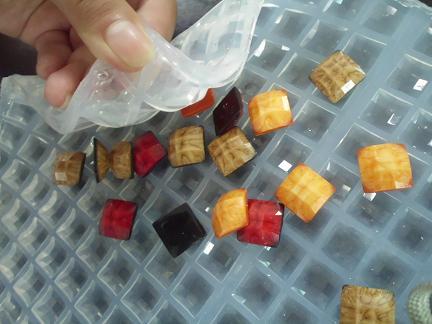 樹(shù)脂鉆模具硅膠圖片/樹(shù)脂鉆模具硅膠樣板圖 (2)