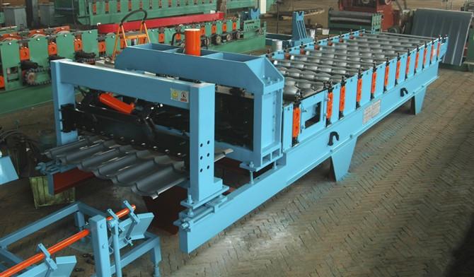 供應(yīng)彩鋼機(jī)械1100圓弧琉璃瓦設(shè)備-qq：1991556858