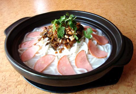 *重慶砂鍋米線培訓(xùn) 砂鍋米線培訓(xùn) 重慶砂鍋米線加盟