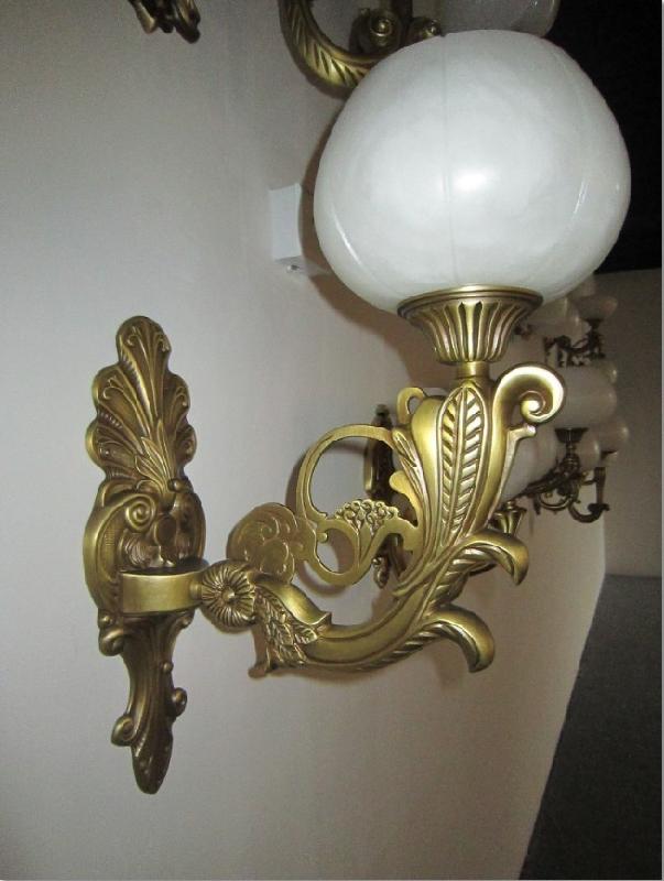 古典風(fēng)格的銅燈圖片