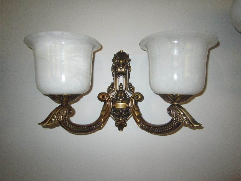 供應(yīng)2013年新款云石銅壁燈