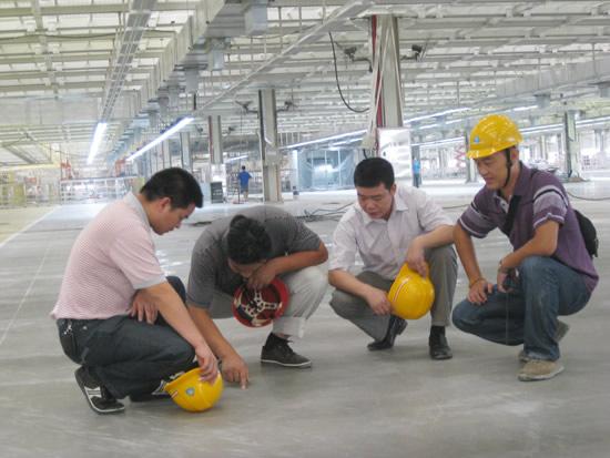 供应南通水泥地面起砂起尘处理混凝土密封固化剂亚发厂家图片