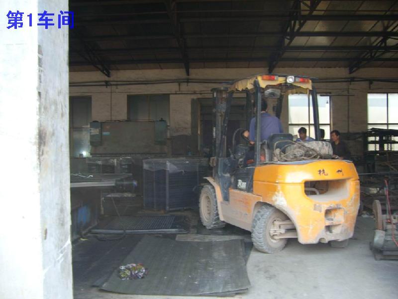 供應微孔沖孔網(wǎng)過濾管材，微孔沖壓孔管材大概價格