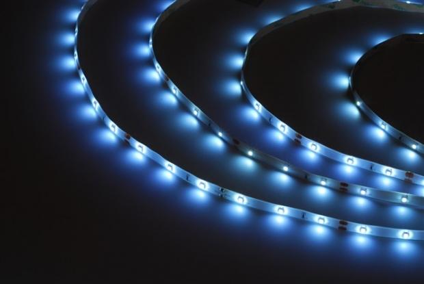 供應(yīng)滴膠套管LED軟燈條生產(chǎn)廠家，3528 5050LED軟燈條直銷