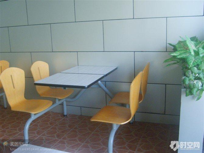 廣西快餐桌椅供應(yīng)商
