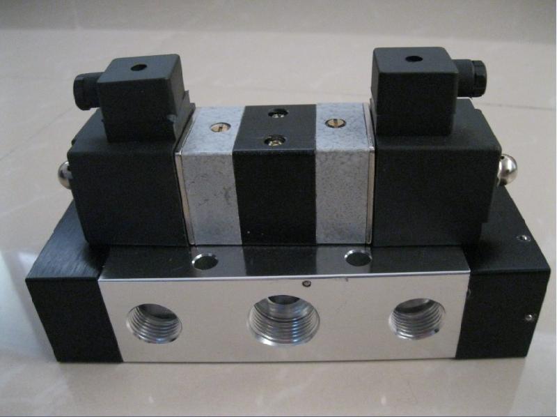 供應(yīng)雙電控電磁閥Q35D2C-L25三位五通閥