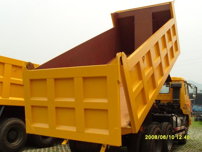 重慶紅巖金剛工程自卸汽車310馬力廠家總代理15696955550