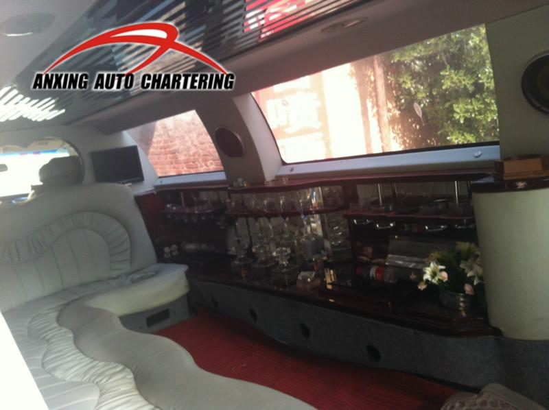 供應(yīng)上海CLUBSIX酒吧豪華車(chē)接送上海CLUBSIX酒吧加長(zhǎng)車(chē)接送