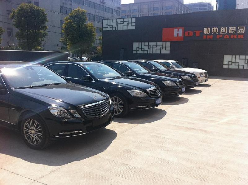 供應(yīng)租新款奧迪R8租新款奧迪跑車自駕