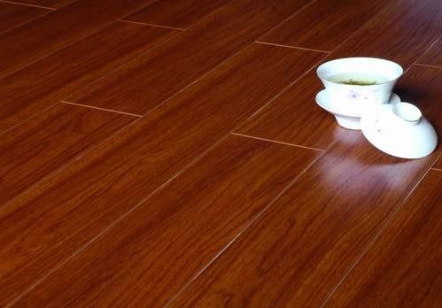 最好的處理復(fù)合地板廠家圖片