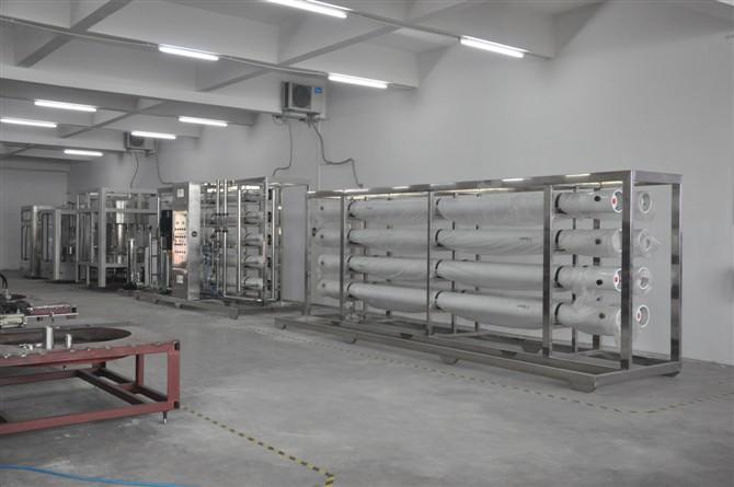 RO反滲透水處理生產(chǎn)線圖片