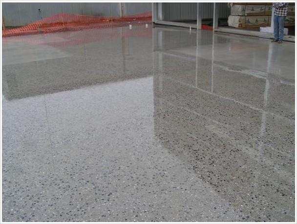 供應(yīng)水磨石白石子、紅石子、黑石子，白細(xì)沙等等廠家直銷