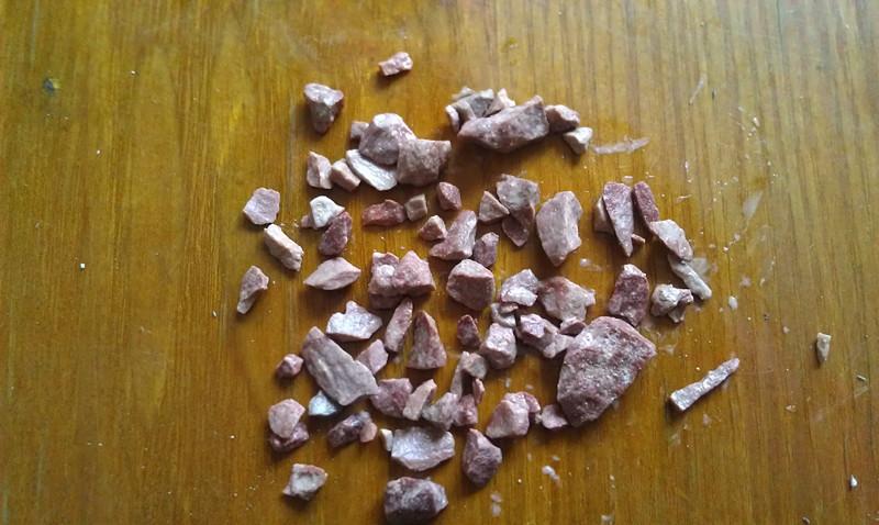 供應(yīng)用于水磨地板材料的水磨白石子紅石子，黑石子，細(xì)沙，細(xì)粉，廠家直銷