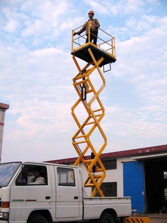 供應廣州高空作業(yè)四輪移動式升降機12米