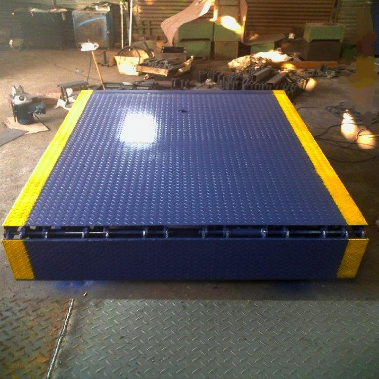 供應(yīng)佛山月臺(tái)式調(diào)節(jié)板固定式登車(chē)橋廠家