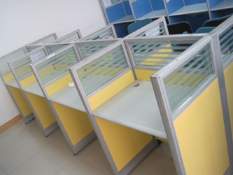 供應辦公家具廠家*定做優(yōu)質屏風工位