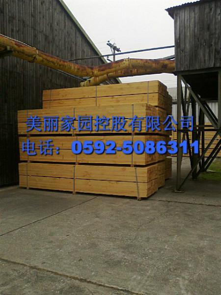 供應(yīng)防腐木防腐木棧道