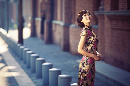 供應(yīng)透明元素女孩嫁人前必看的十條古訓(xùn)