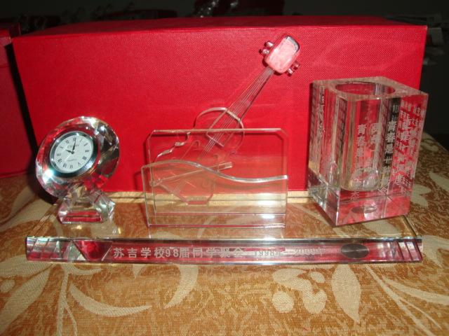 供應(yīng)同學(xué)畢業(yè)周年聚會紀(jì)念品，新年聯(lián)歡會禮品，同學(xué)聚會紀(jì)念品禮品